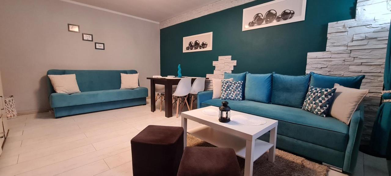 Quiet Basement Apartment Познан Екстериор снимка